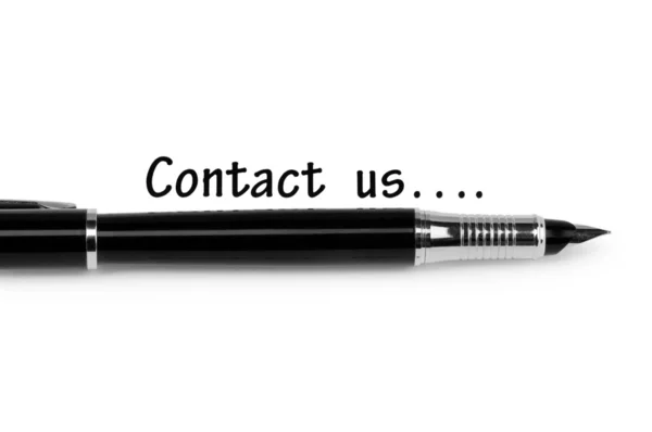 钢笔和白色衬底上的"联系我们"消息 — 图库照片