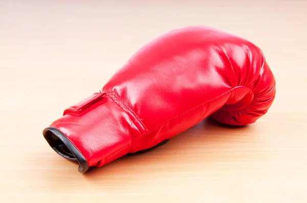 Γάντια του μποξ κόκκινο στο παρασκήνιο — Φωτογραφία Αρχείου
