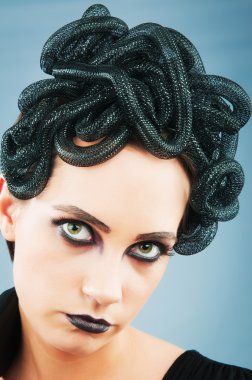 Og Evil (Medusa Gorgon) kavramını tasvir eden kadın)