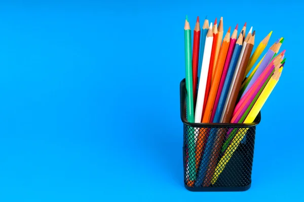 带着彩色铅笔回到学校的概念 — 图库照片