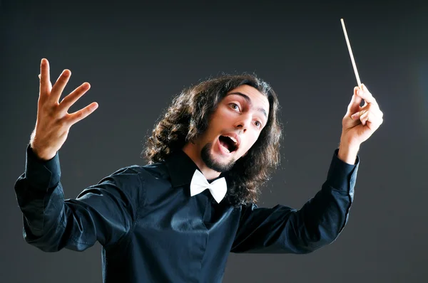 Hudební koncept s vášnivou dirigent — Stock fotografie