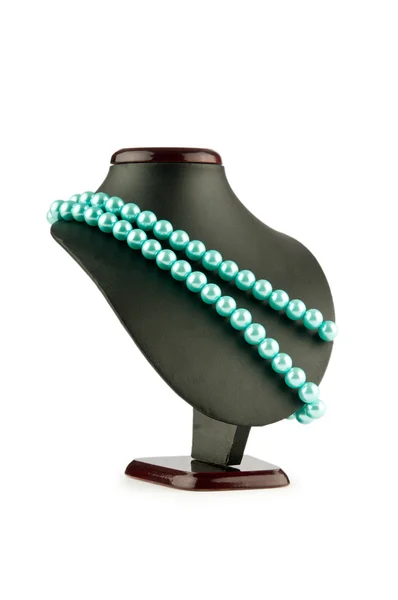 Collar de perlas aislado en blanco —  Fotos de Stock