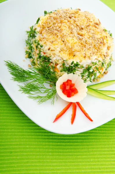 Вкусный салат в тарелке — стоковое фото