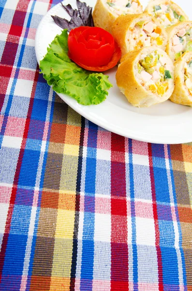 식탁에 놓인 맛있는 샐러드 — 스톡 사진