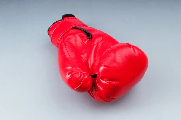 Boxing gloves on the table — Stock Photo, Image