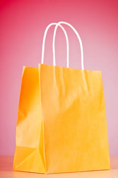 Degrade arka plan alışveriş torbaları — Stok fotoğraf