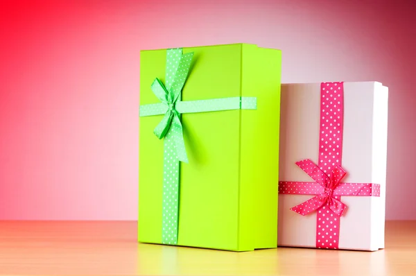 Концепция праздника с подарочными коробками — стоковое фото