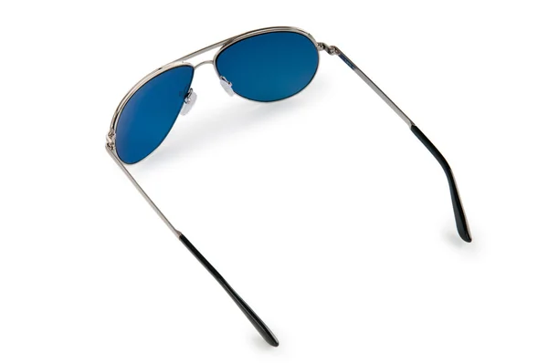 Eleganta solglasögon isolerade på vitt — Stockfoto