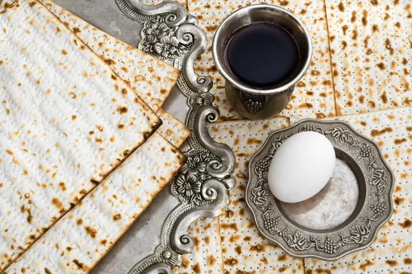 Matza bread for passover celebration — Stock Photo, Image