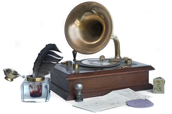Gramófono vintage con letras antiguas —  Fotos de Stock