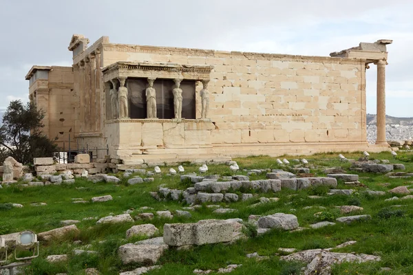 Erechtheum é um templo grego antigo — Fotografia de Stock