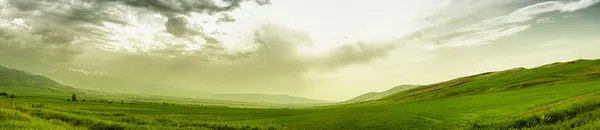 Панорамный горный пейзаж — стоковое фото