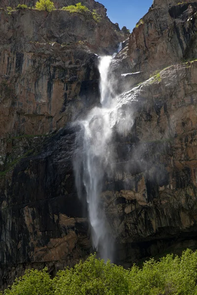 瀑布峡谷 belagorka。吉尔吉斯斯坦. — 图库照片