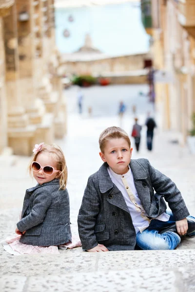 Kids outdoors — Stock Photo, Image