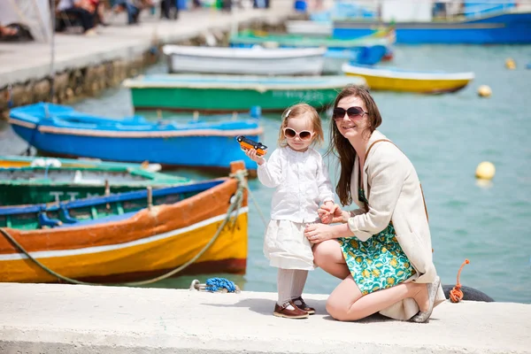 Moeder en dochter in malta — Stockfoto