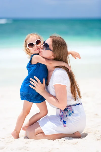 Anne ve kızı tatil — Stok fotoğraf