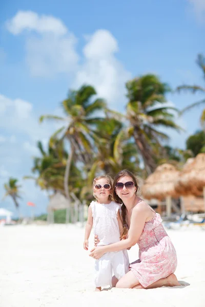 Мати і дочка у відпустці — стокове фото