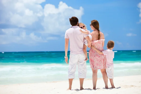 Familjen på Karibien semester — Stockfoto