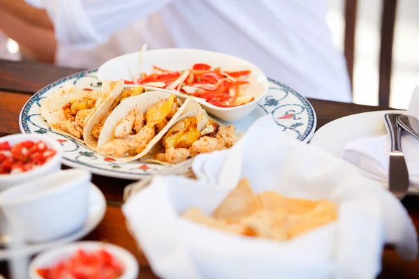 Läckra mexikanska tacos — Stockfoto