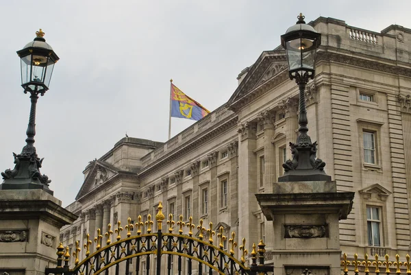 Buckingham Sarayı Kraliyet düğününü kutlar — Stok fotoğraf
