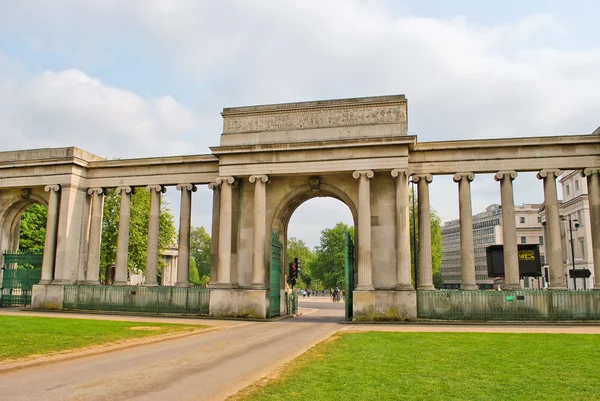 The gate in hyde park — Stock Photo, Image