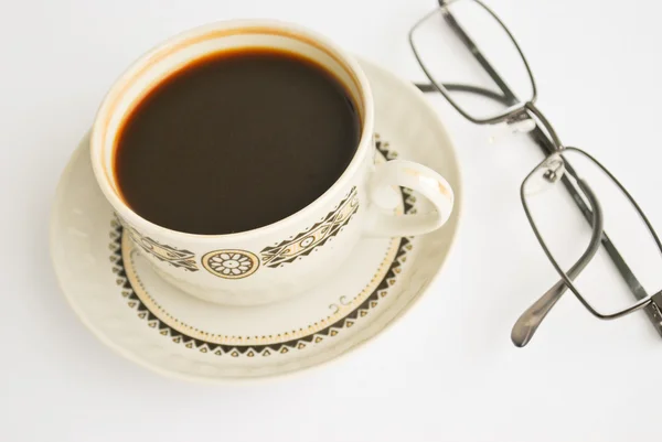 Schwarzer Kaffee isoliert auf weißem — Stockfoto