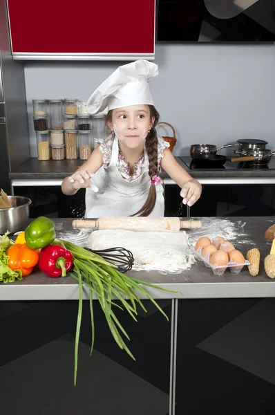 Menina cozinheiro — Fotografia de Stock