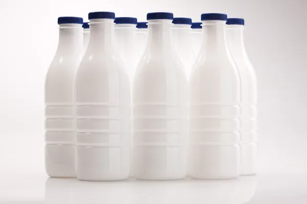 Garrafa de leite plástico — Fotografia de Stock