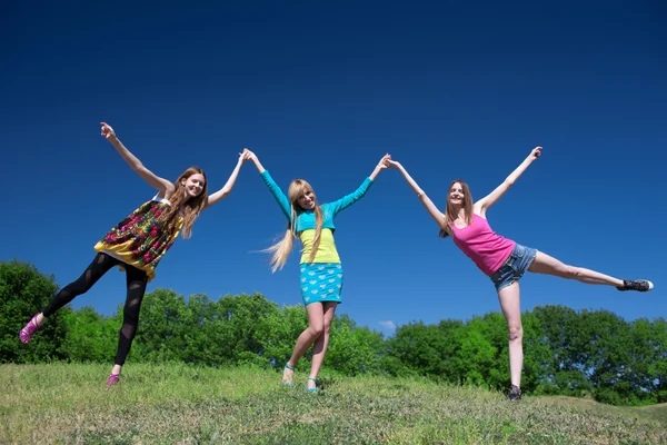 Meninas jovens expressam positividade — Fotografia de Stock