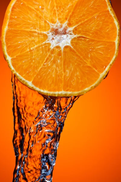 水とオレンジ — ストック写真