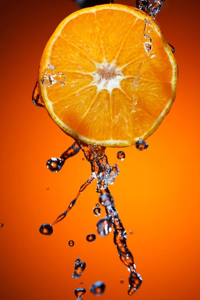 Oranžová s vodou — Stock fotografie
