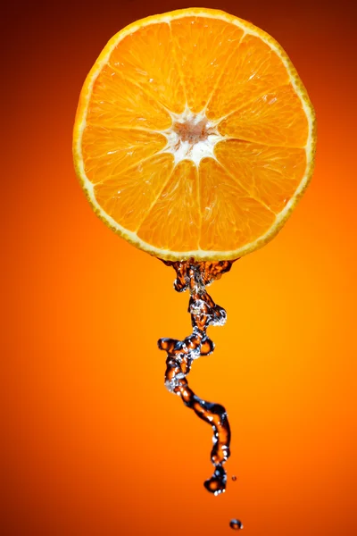 물과 오렌지 — 스톡 사진