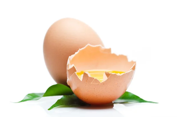 Αυγά πάνω από το λευκό — Φωτογραφία Αρχείου