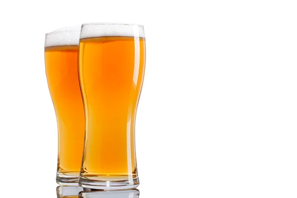 Dvě sklenice piva — Stock fotografie
