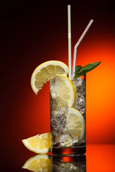 Lemon cocktail — Stock Photo, Image