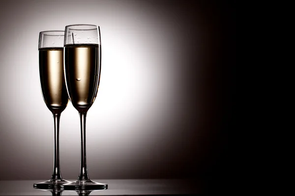 Пара шампанских флейт — стоковое фото