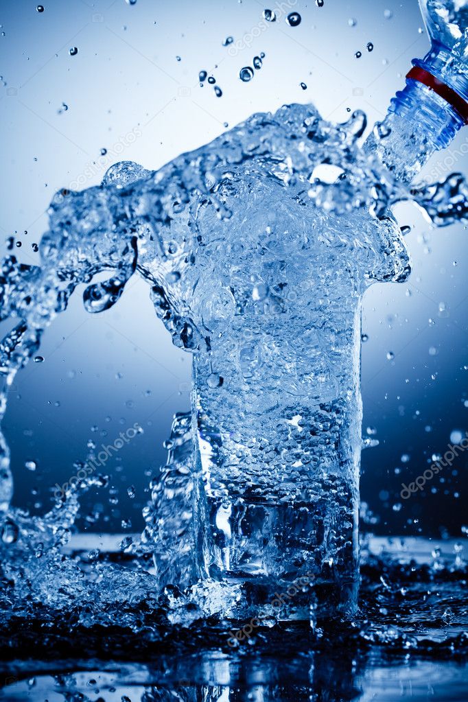 水溅— photo by logoff