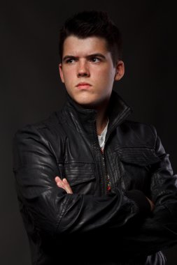 Genç bir adamın portresi.