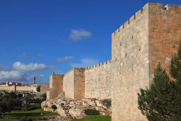 The walls against the sky — Stock Photo, Image