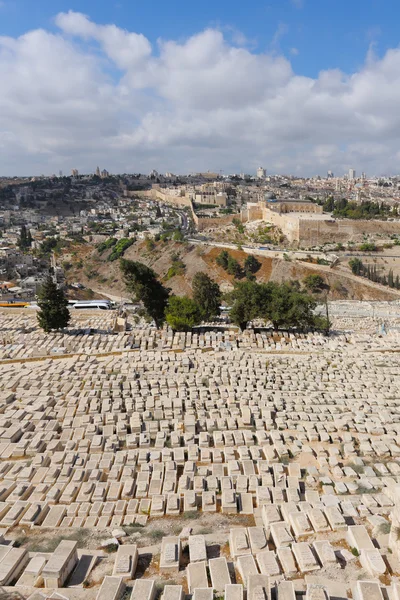 Древнее кладбище в Иерусалиме — стоковое фото