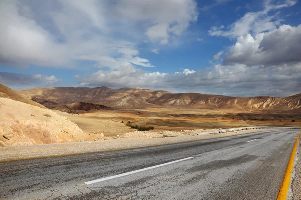 Ein Wintertag in der judäischen Wüste. — Stockfoto
