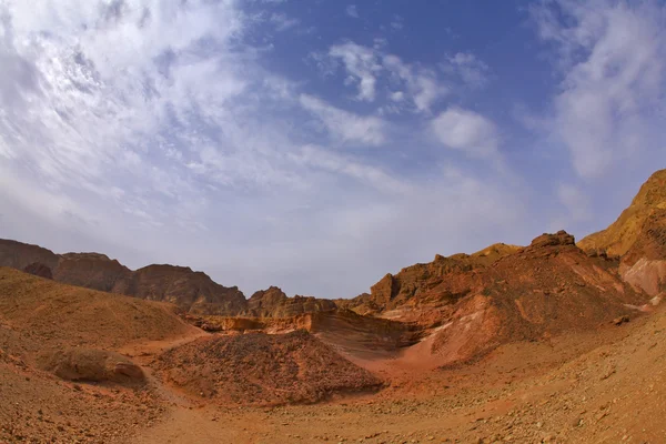 Le désert de pierre dans les montagnes d'Israël — Photo