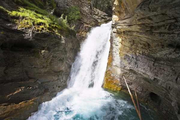 Великолепный водопад — стоковое фото