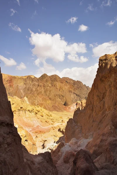 Kolommen amram in stenen woestijn in de buurt van de rode zee — Stockfoto