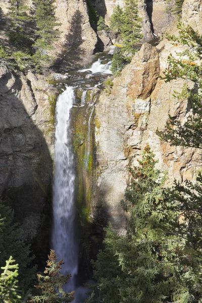 Burácející cascade falls — Stock fotografie