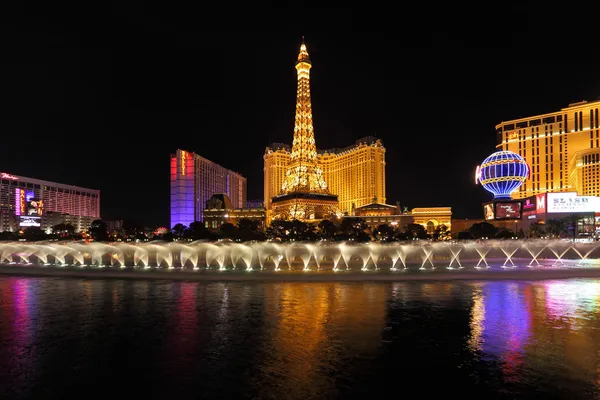 A noite em Las Vegas. Fontes de dança Imagem De Stock