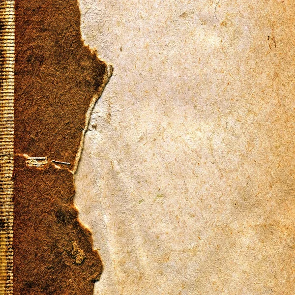 Порванная страница из старой книги — стоковое фото