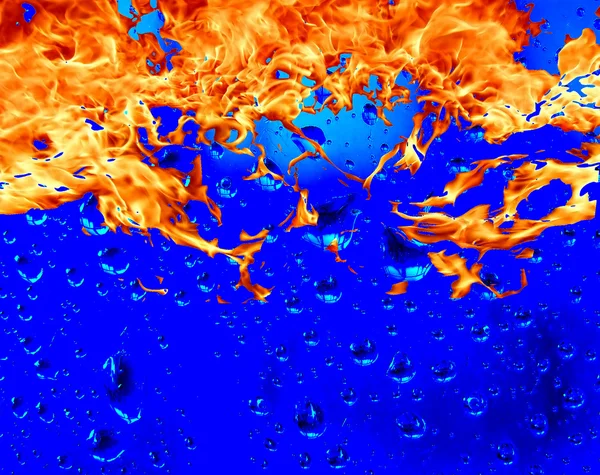 Mavi arkaplanda ateş — Stok fotoğraf