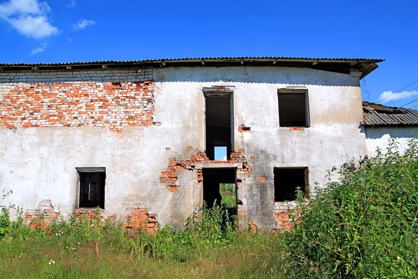 Old ruined house — Stock Photo, Image
