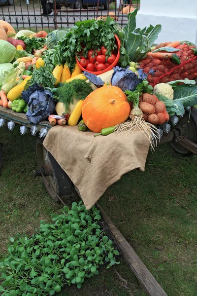 ग्रामीण बाजार पर सब्जियां — स्टॉक फ़ोटो, इमेज